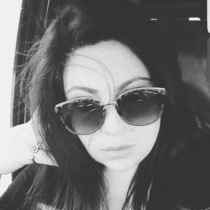 Meet your Posher, Dee