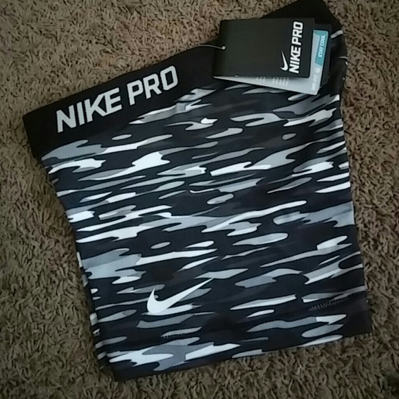 Nike Pro