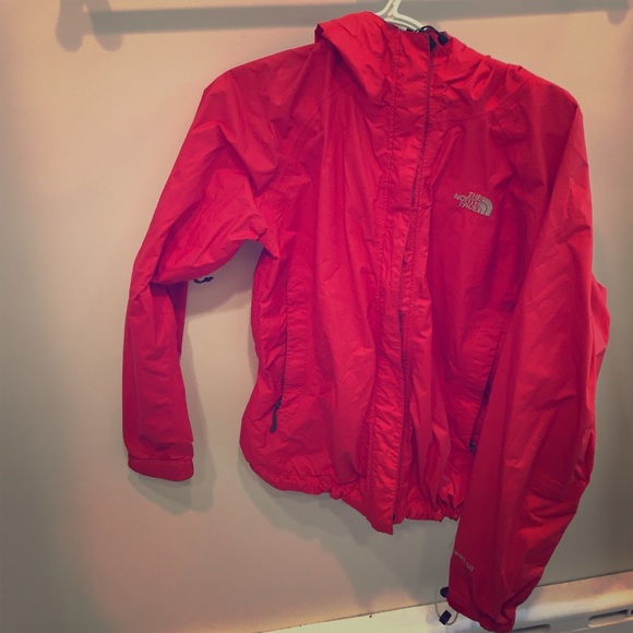 North Face HyVent DT jacket in RED
