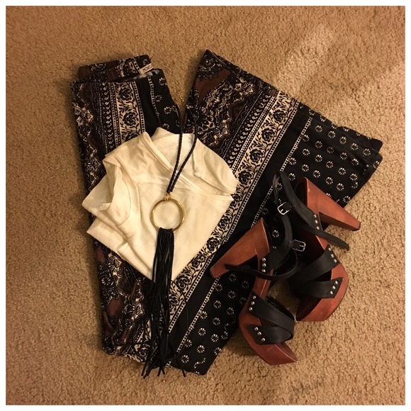 Novella Royale Black Daisy Janis Bells