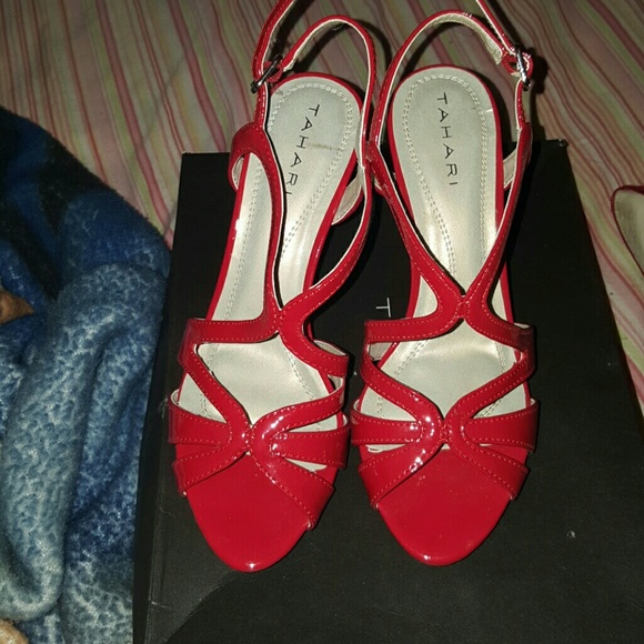 Red heels - Picture 2 of 3