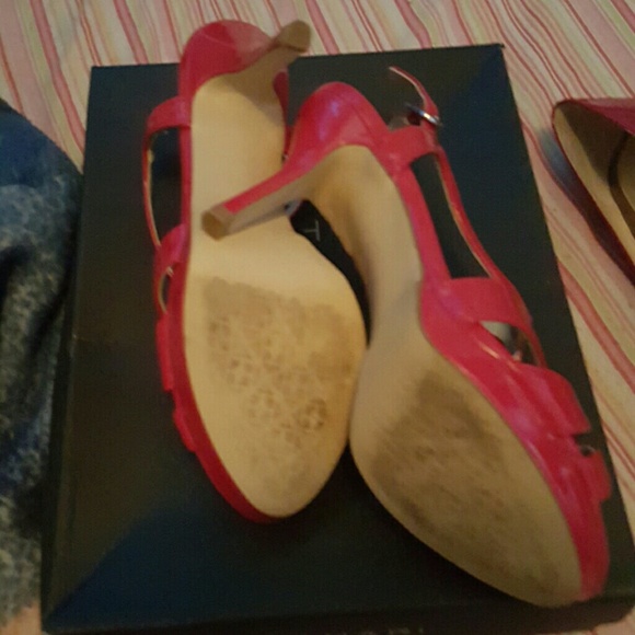 Red heels - Picture 3 of 3