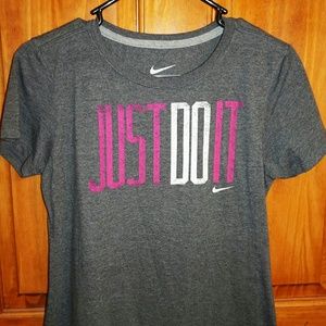 Nike tshirt