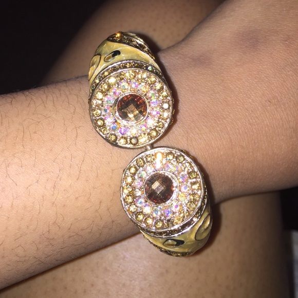 Very beautiful bracelet!!