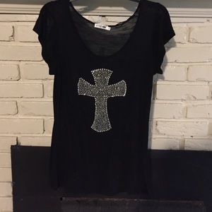Black cross t shirt med