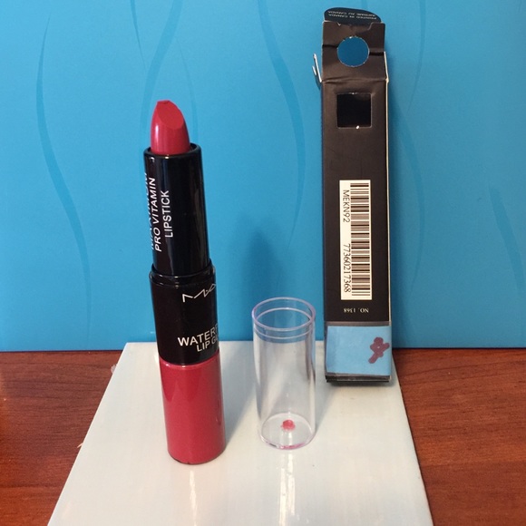 Mac 2 in 1 lipstick n gloss