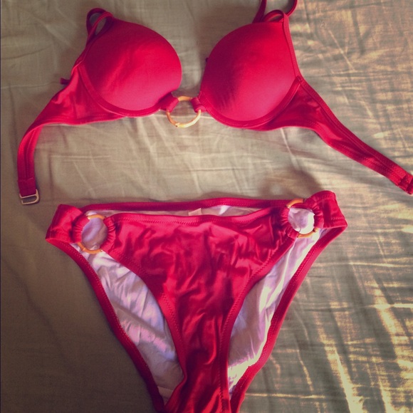 Red Bikini Set - Picture 1 of 2