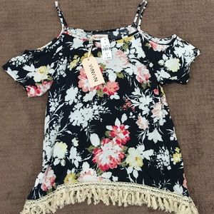 LF cold-shoulder floral top with fringe! New!