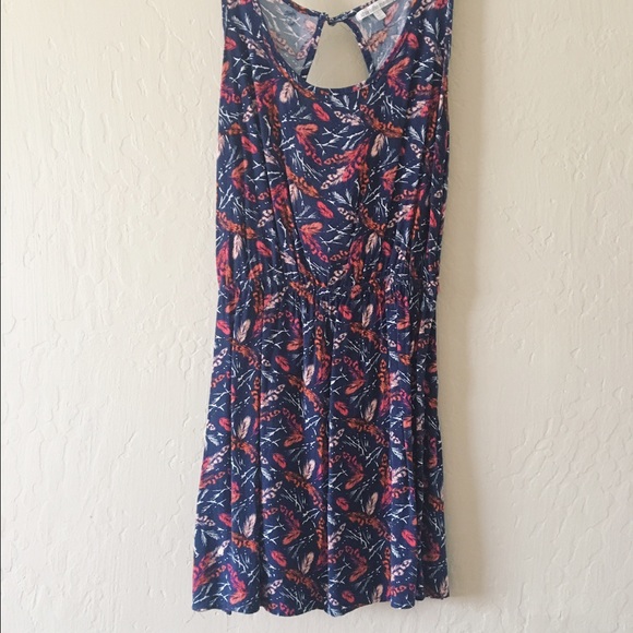 Feathered pattern short dress with back opening!