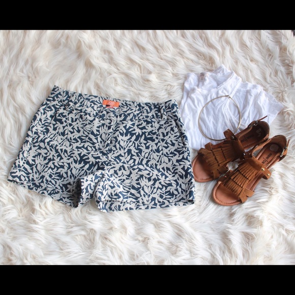 Sale!!! Navy and Off White Floral Shorts