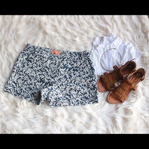 Sale!!! Navy and Off White Floral Shorts