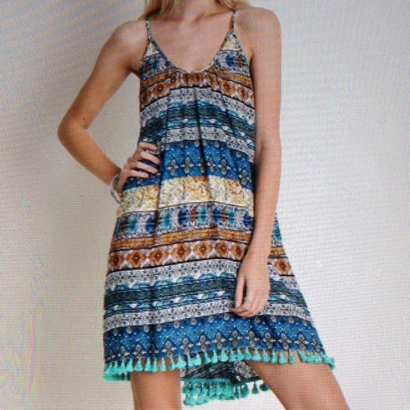 THIS DRESS COMES WITH GREEN TASSEL - Picture 4 of 4