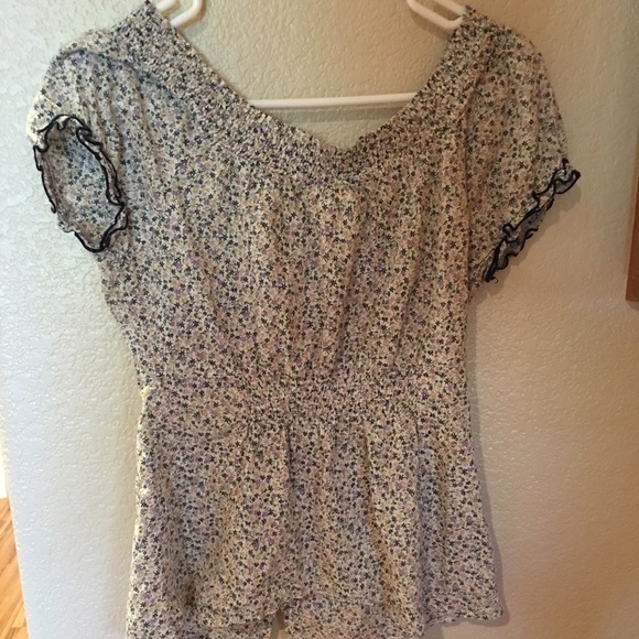 Nice blouse - Picture 2 of 2