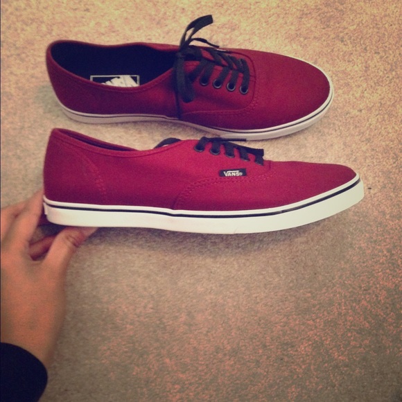 NEVER WORN Women's Maroon Vans