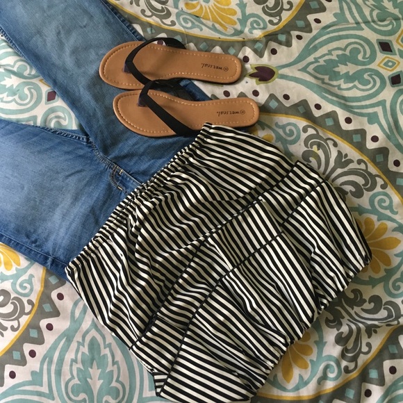 Black and white strapless top