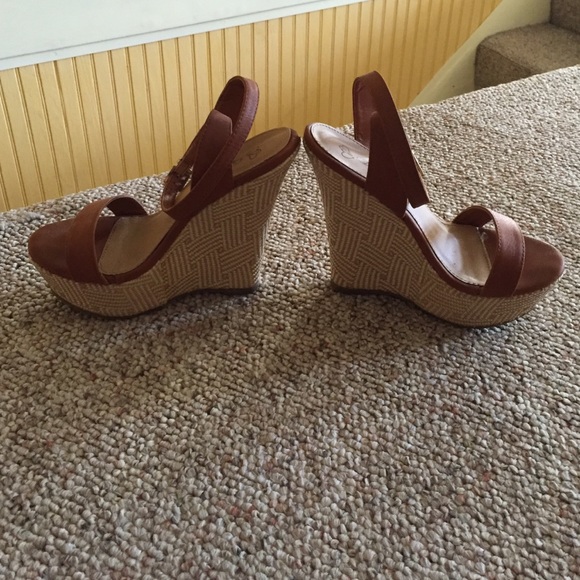 Brown wedges. Size 7. Excellent condition. - Picture 2 of 3