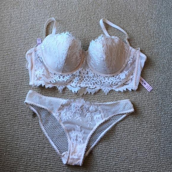 beautiful bra from Victoria's Secret - Picture 1 of 4