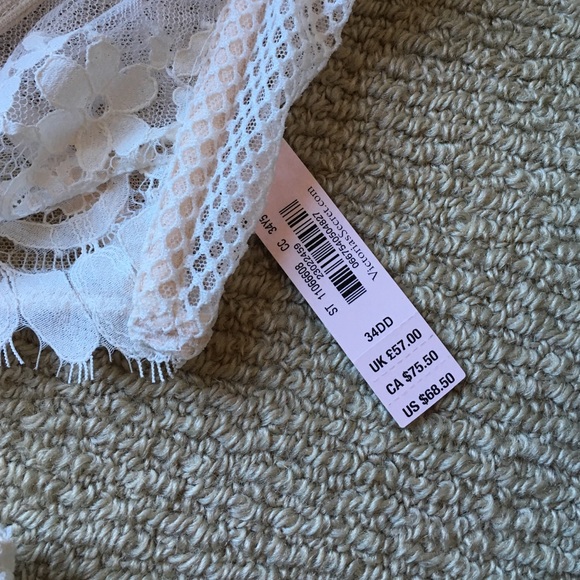 beautiful bra from Victoria's Secret - Picture 2 of 4