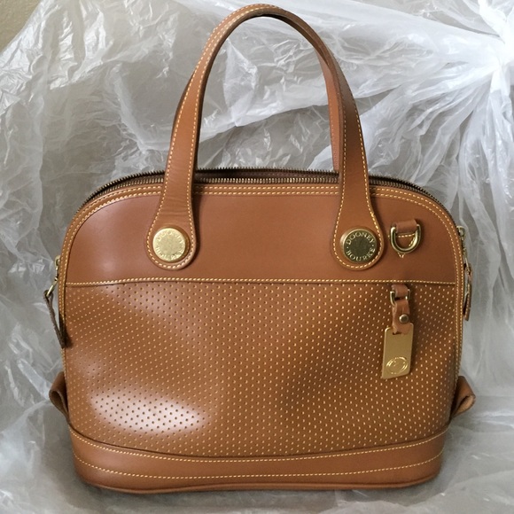 Dooney & Bourke Handbags - Dooney&Bourke Cabriolet bag!