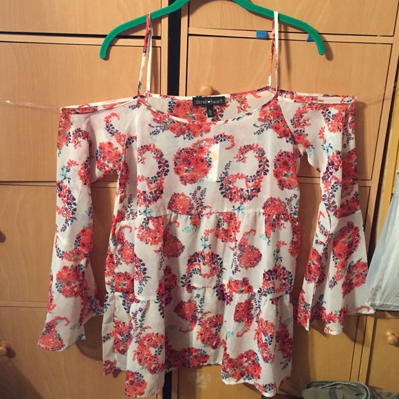 Floral off the shoulder long sleeve blouse