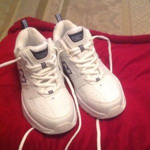 NWOT New Balance White/with blue logo sneakers