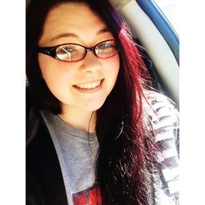 Meet your Posher, Courtney