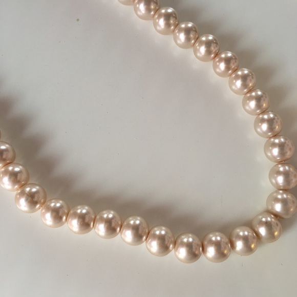 • pearl necklace •