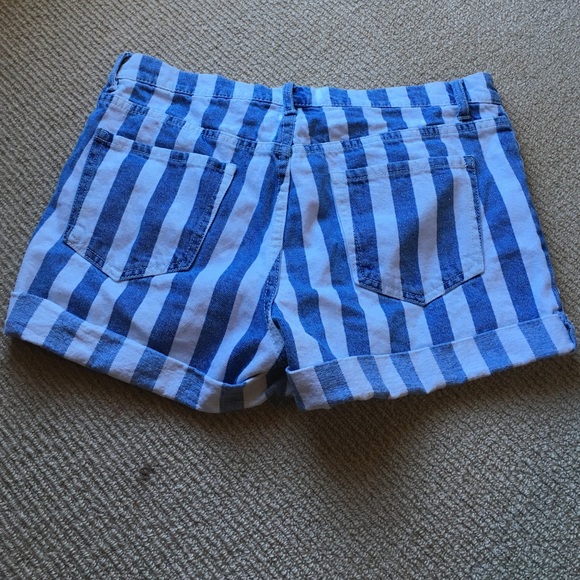 Striped jean high waisted shorts - Picture 4 of 4