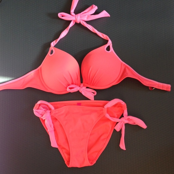Neon pink Victoria Secret push up bikini 👙🌺