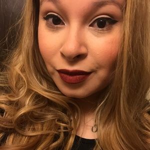 Meet your Posher, Lorena