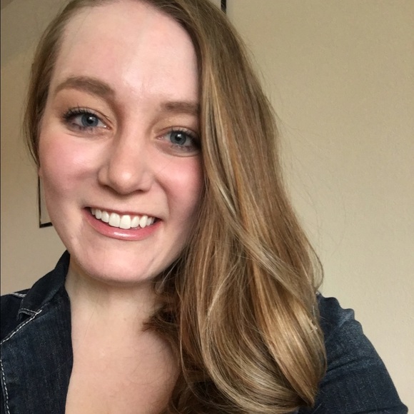 Meet your Posher, Ashley - Picture 1 of 1