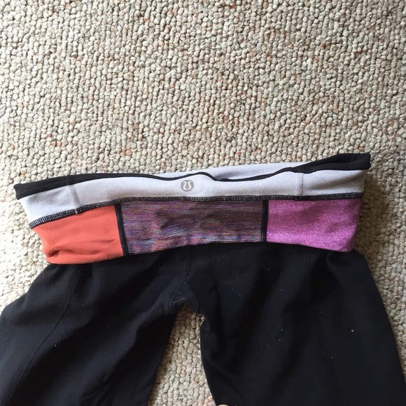 Lululemon reversible groove pant. Size small. - Picture 3 of 3