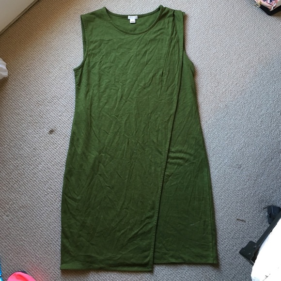 Green dress - Picture 1 of 3