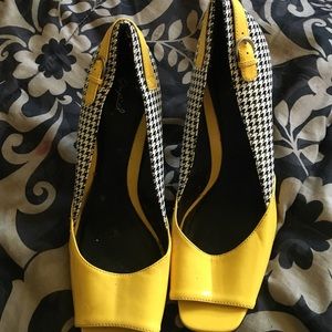 Yellow heels with wht and Blk plaid