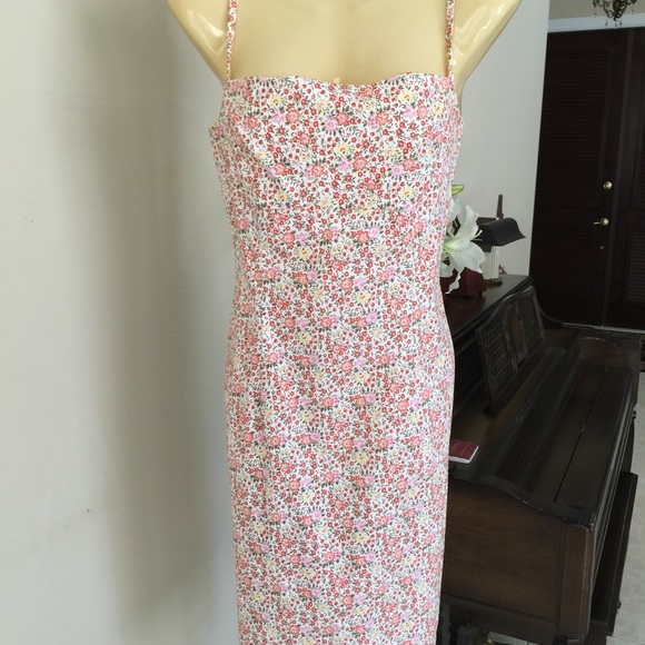 Brooks Brothers Summer Dress. Above the knee.
