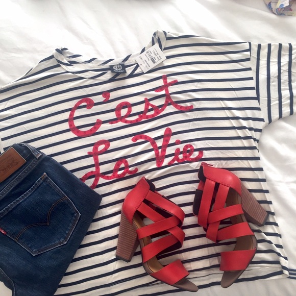 Buy the outfit! And get 30% off the listing price!