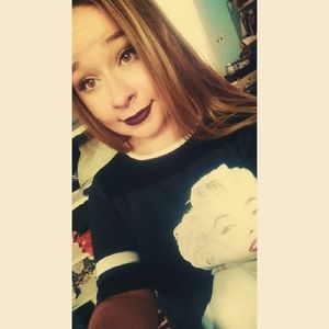 Meet your Posher, Alixandrya