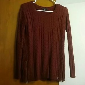2 barely worn American Eagle sweaters