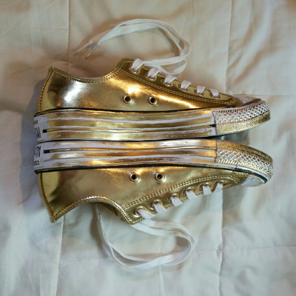 NWOB Gold Metallic Converse Chuck Taylor OX - Picture 2 of 4