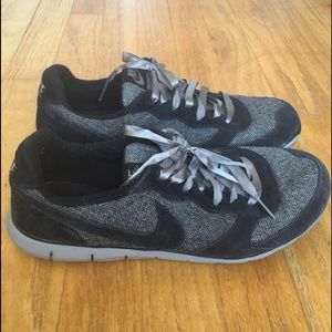Nike Eclipse Sneakers (Black/Grey, Herringbone)