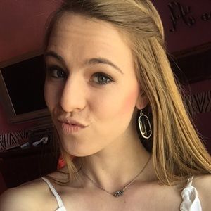 Meet your Posher, Kasi