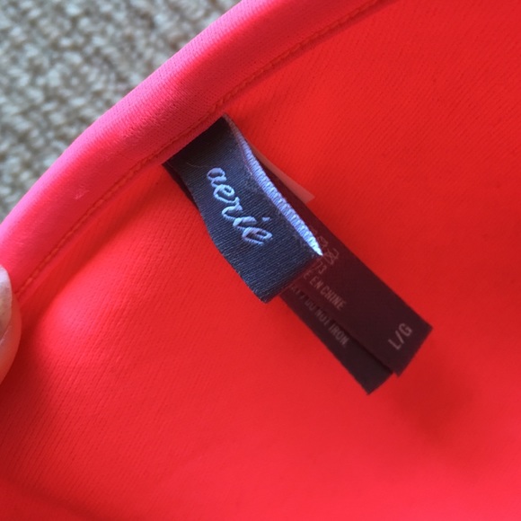 Bright pink bikini - Picture 3 of 4