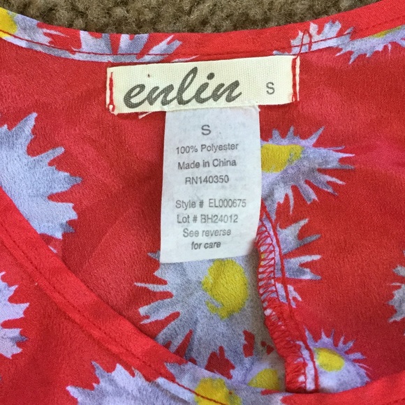 Flower Crop Top - Picture 4 of 4