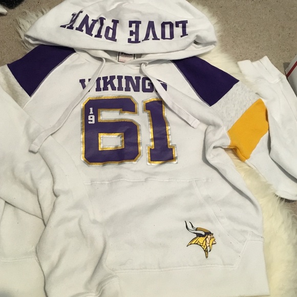 Cropped PINK Vikings hoodie