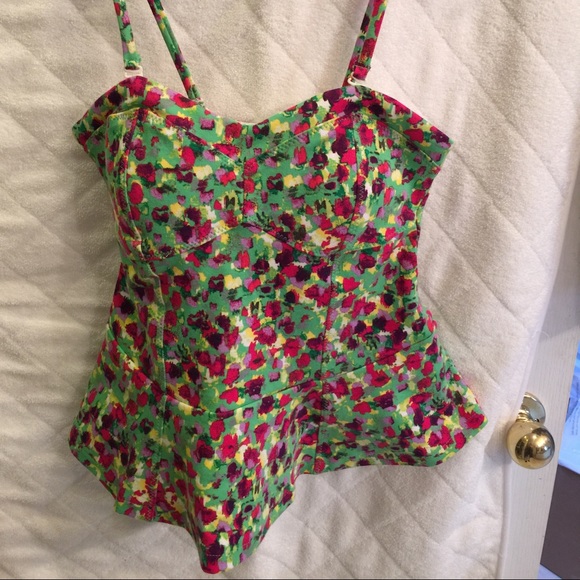 Floral top - Picture 1 of 4