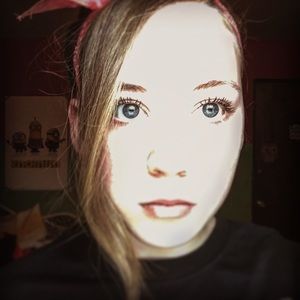 Meet your Posher, Ellie