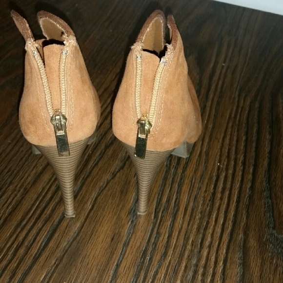 Sexy tan suede heels - Picture 3 of 4