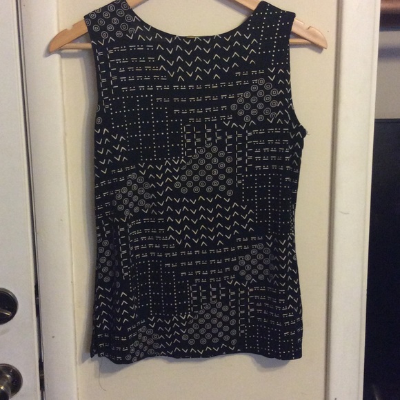 Patterned Top - Picture 2 of 2