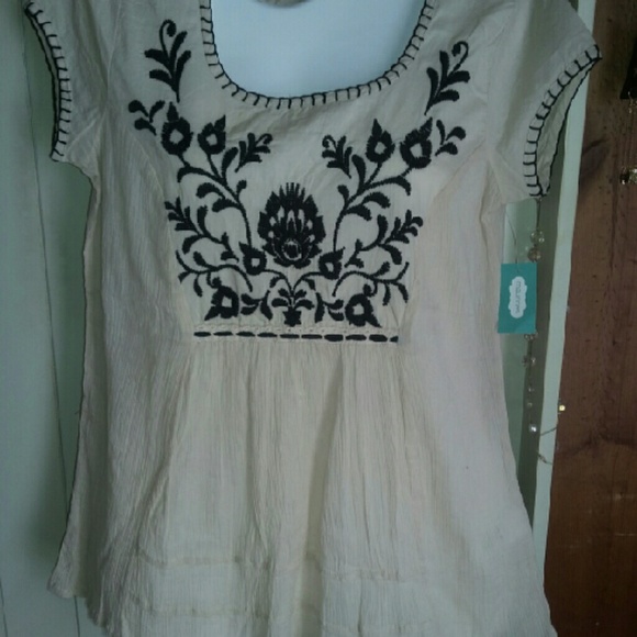 Pretty embroidered peasant top