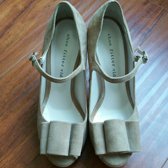 Tan suede like heels